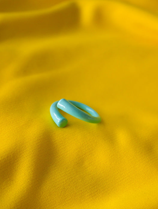 Anillo espiral azul menta